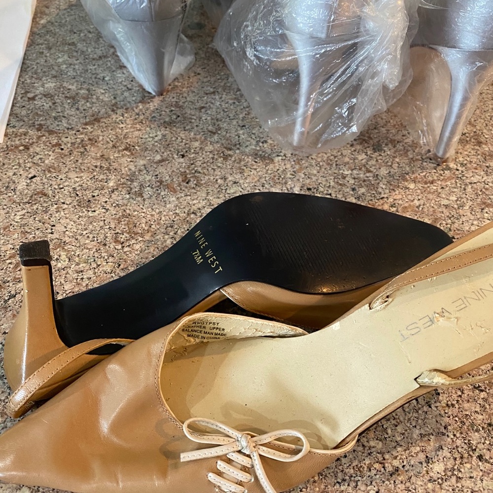 Shoes - Picture 3 of 4